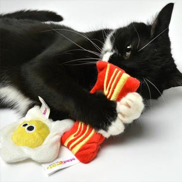 10 Purrfect Cat Toys to Ensure You Get a Good Night's Sleep